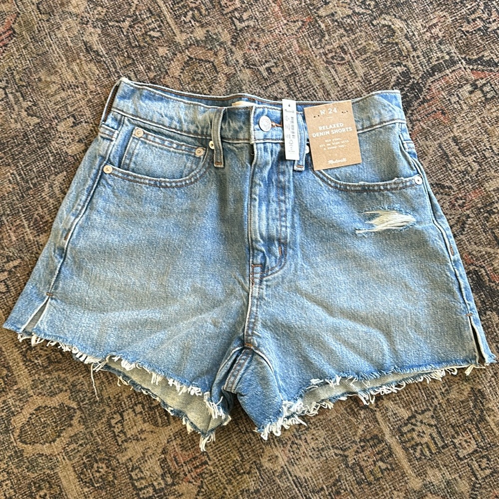 NWT madewell Relaxed denim shorts in Madera wash